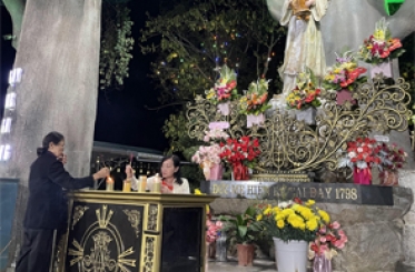 TOUR LA VANG CÓ PHÙ HỢP CHO NGƯỜI MUỐN ĐI CẦU CHO GIA ĐÌNH KHÔNG?